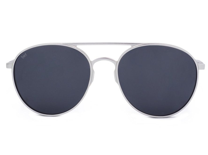 Large aviator sunglasses with polarised lenses